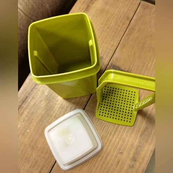 Vintage Tupperware Avocado Green Pickle Keeper Olive Green - Picture 2 of 11